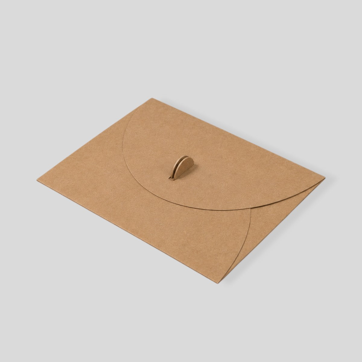 Stockka brown kraft envelope with round closure and metal clip, ideal for invitations, certificates, and branding.