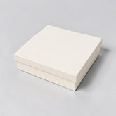Stockka flat white rigid cardboard gift box with separate lid, ideal for shirts, gift sets, or branded items.