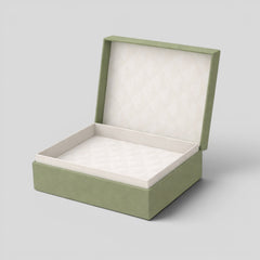 Stockka luxury green padded jewelry box with hinged lid and patterned interior, perfect for rings or necklaces.