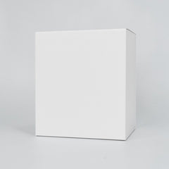 Stockka rigid cube gift box, made of laminated cardboard, ideal for luxury packaging, cosmetics, or small accessories.