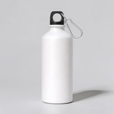 Stockka white aluminum water bottle with black screw-on lid and metal carabiner clip. Ideal for outdoor activities.
