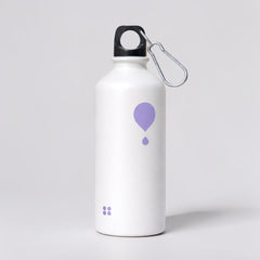 Stockka white aluminum water bottle with purple droplet logo and carabiner clip. Ideal for outdoor activities.
