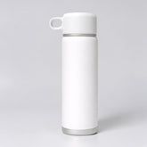 Stockka white stainless steel thermal bottle with double insulation and a round carrying lid, ideal for travel and daily use.