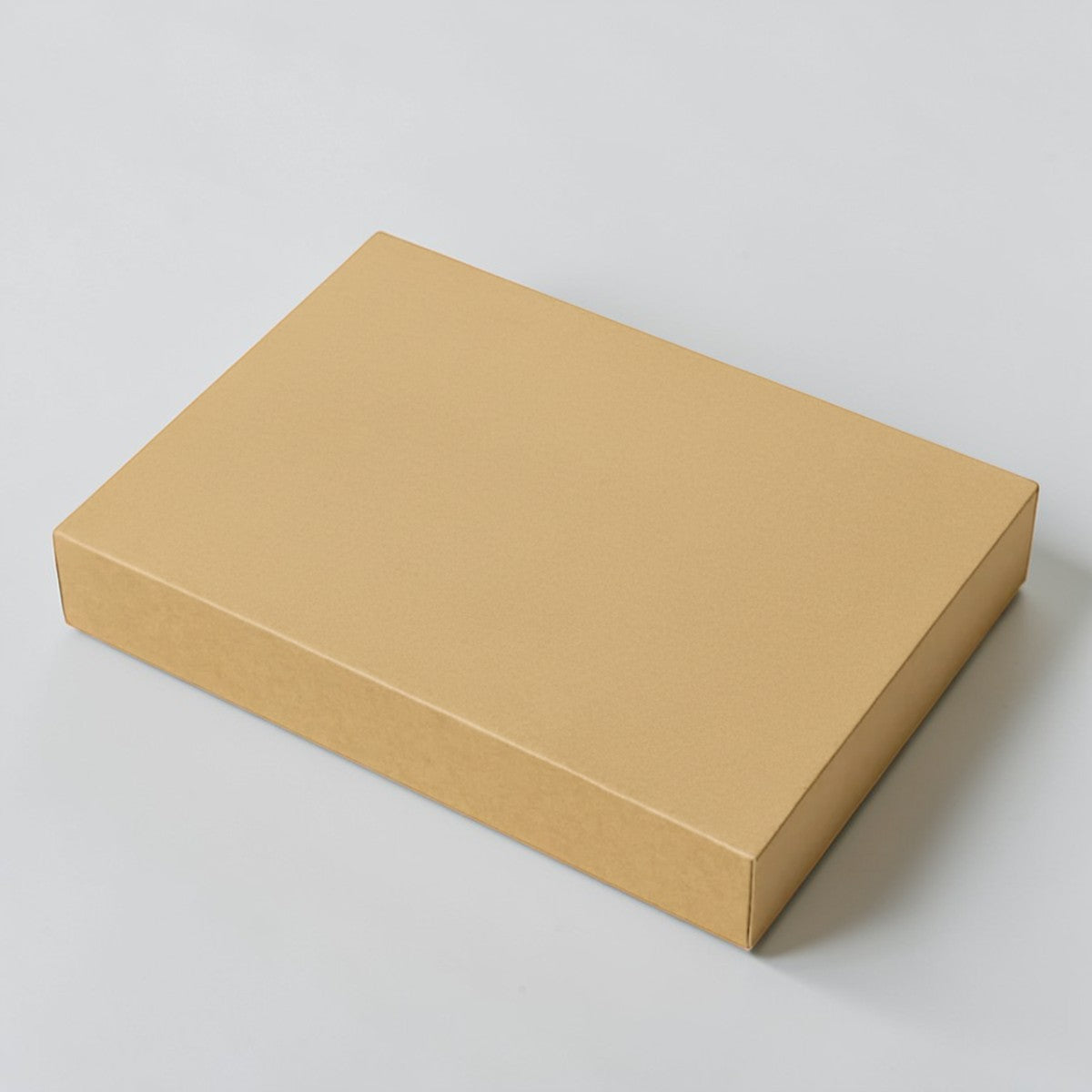 Stockka flat cardboard box for board games, catalogs, or printed sets. Classic design with full lid for safe shipping and branding.