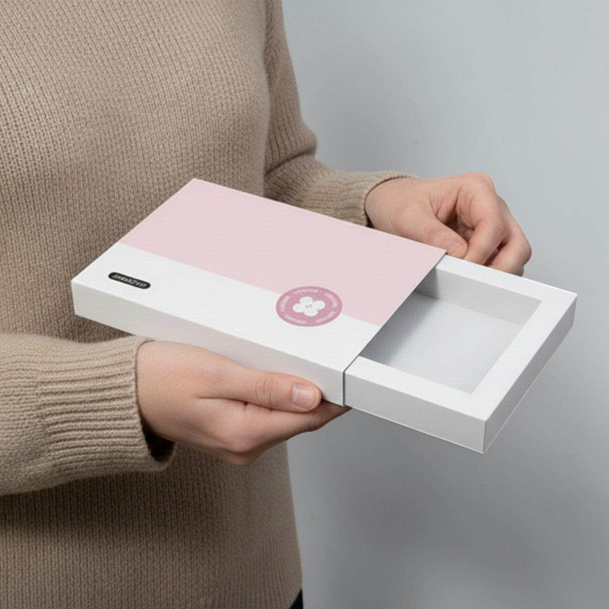Stockka flat gift box with pink and white design, sliding drawer, ideal for thin items like gift cards or jewelry.