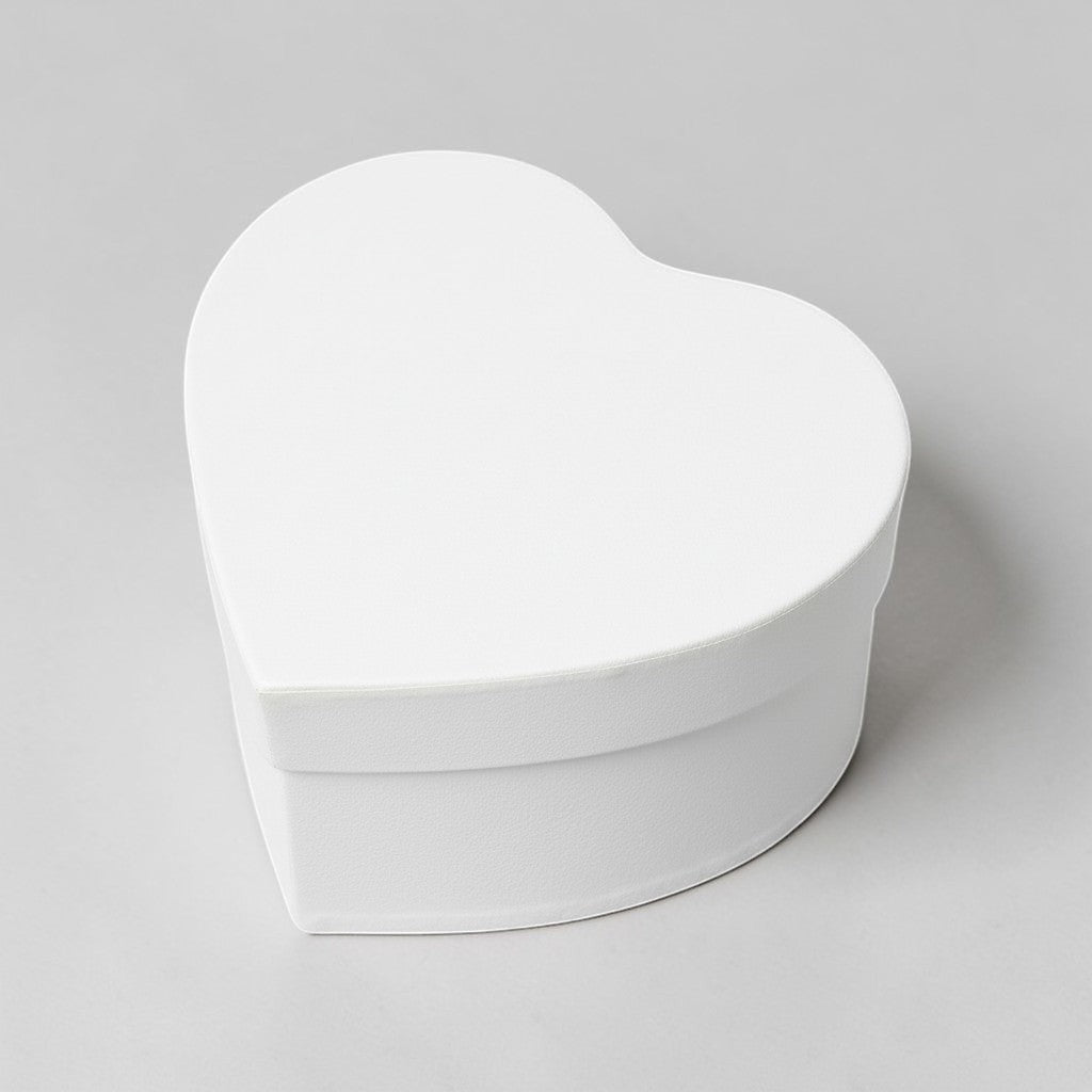 Stockka classic heart-shaped gift box in cream and tan, made of rigid cardboard with a laminated finish. Features a matching lid.