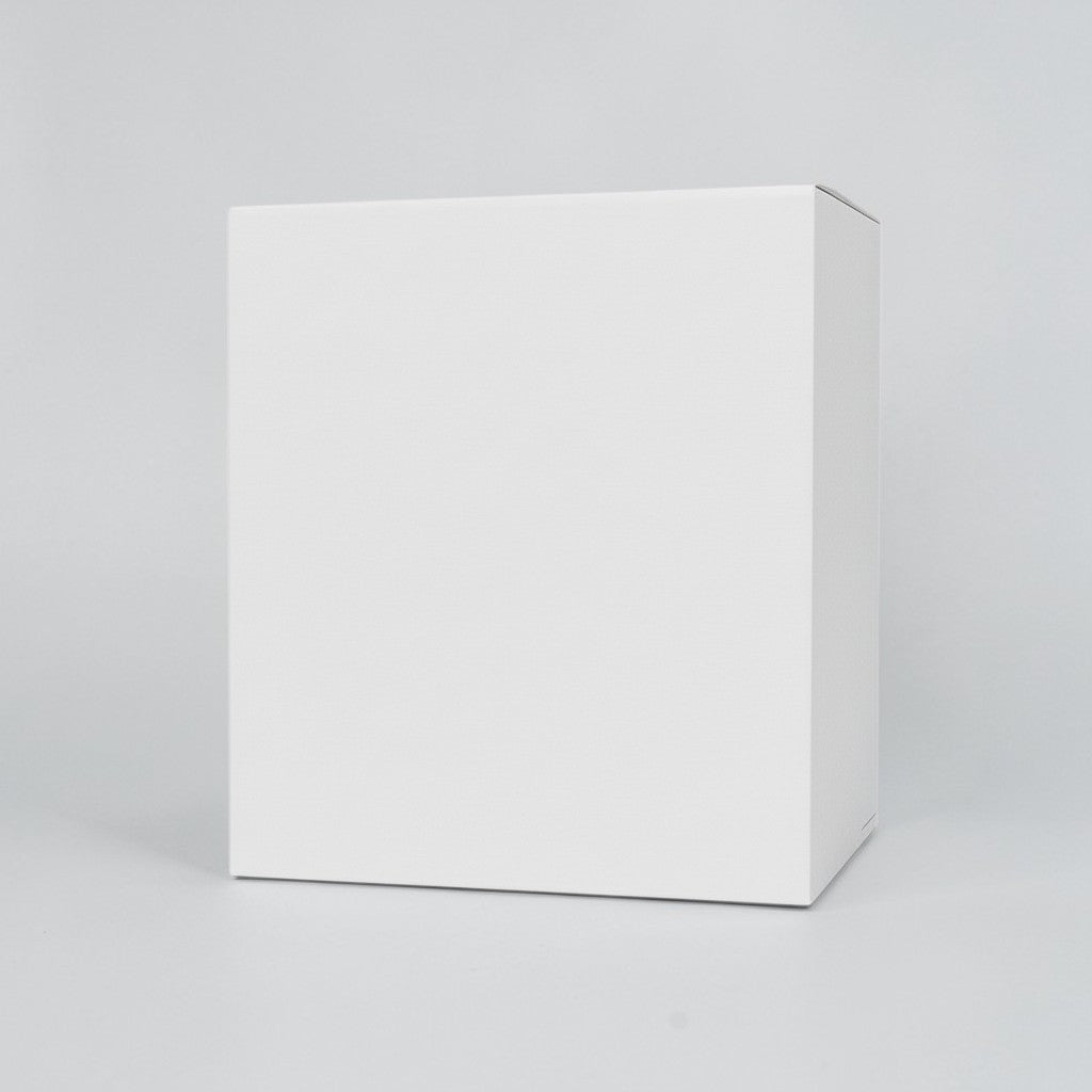 Stockka rigid cube gift box, made of laminated cardboard, ideal for luxury packaging, cosmetics, or small accessories.